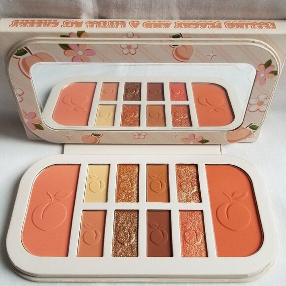 P.Louise - Feeling Peachy Eyeshadow & Blush Palette - Picture 1 of 11